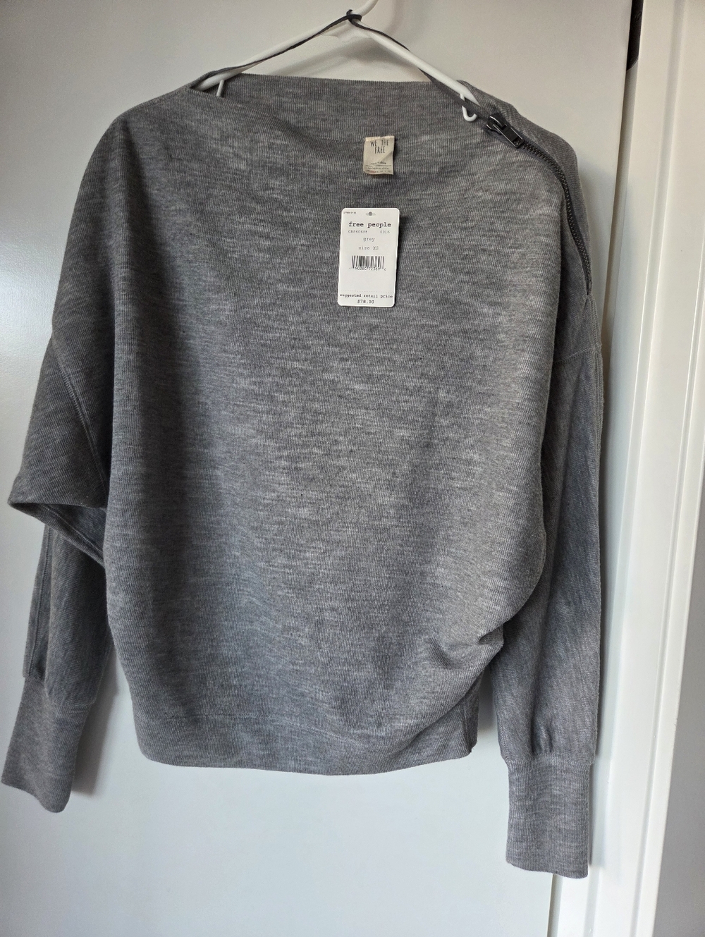 Free People "We The Free" Nikala zip-shoulder boat neck sweater in gray. Size XS